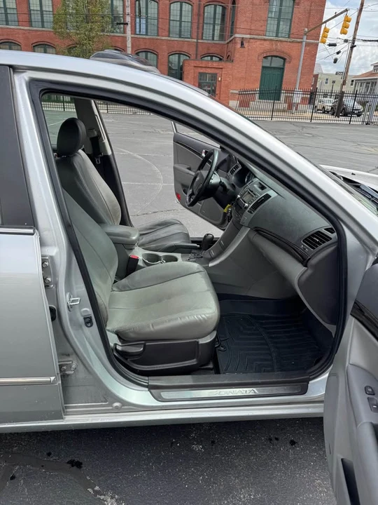 2009 Hyundai Sonata - Image 12 of 14