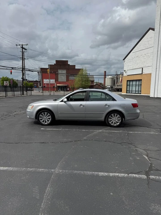 2009 Hyundai Sonata - Image 8 of 14