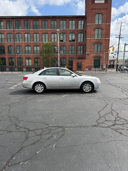 2009 Hyundai Sonata - Image 4 of 14