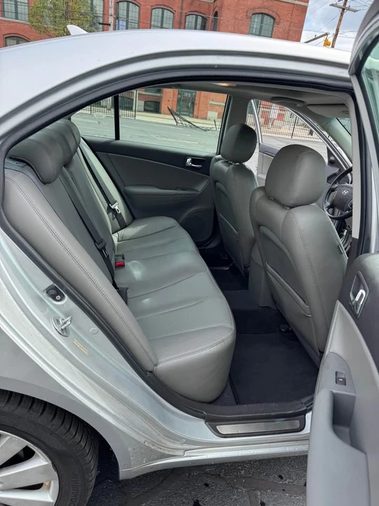 2009 Hyundai Sonata - Image 11 of 14