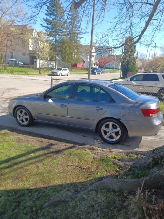 2009 Hyundai Sonata - Image 5 of 19