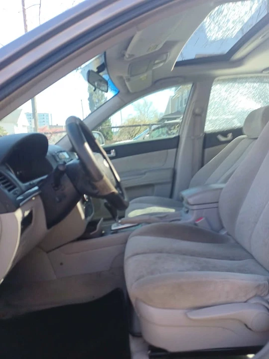 2009 Hyundai Sonata - Image 8 of 19