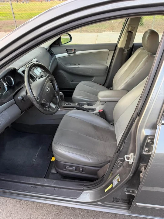 2009 Hyundai Sonata - Image 4 of 12