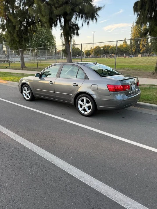 2009 Hyundai Sonata - Image 10 of 12