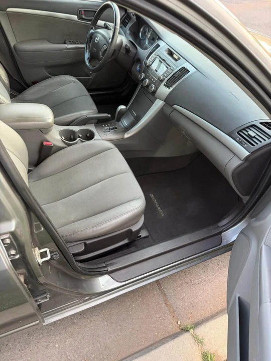 2009 Hyundai Sonata - Image 5 of 12