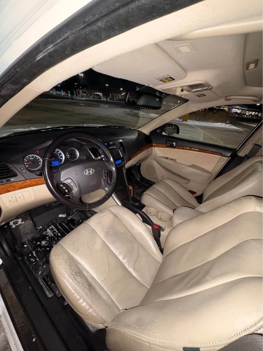 2009 Hyundai Sonata - Image 3 of 11