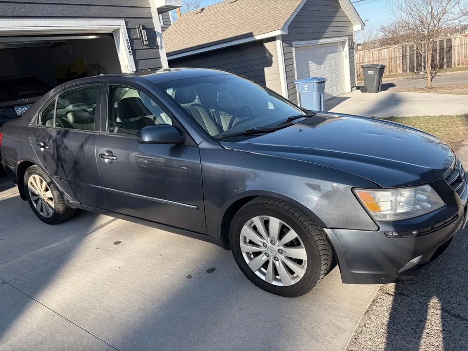 2009 Hyundai Sonata - Image 8 of 9