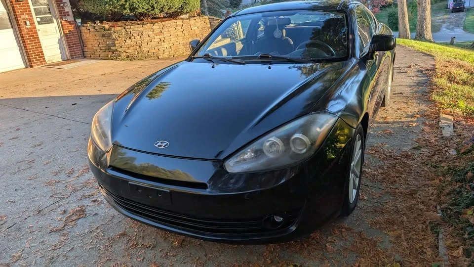 2009 Hyundai Tiburon - Image 2 of 9