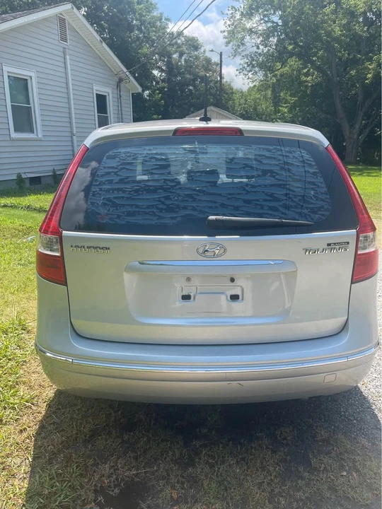 2009 Hyundai Elantra - Image 2 of 9