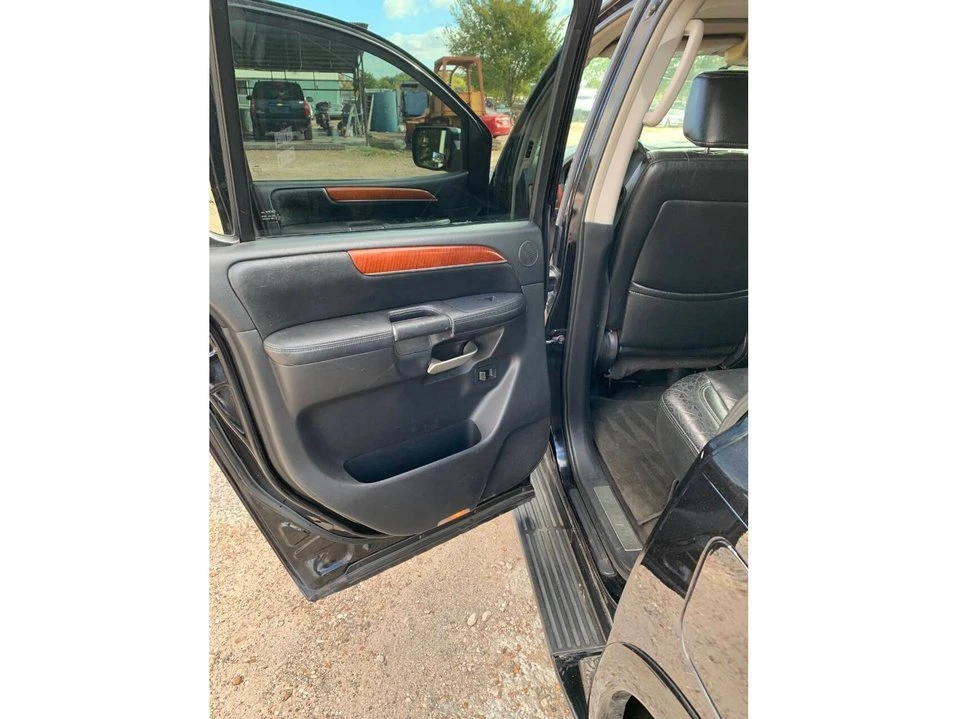 2009 Infiniti QX80 - Image 10 of 14