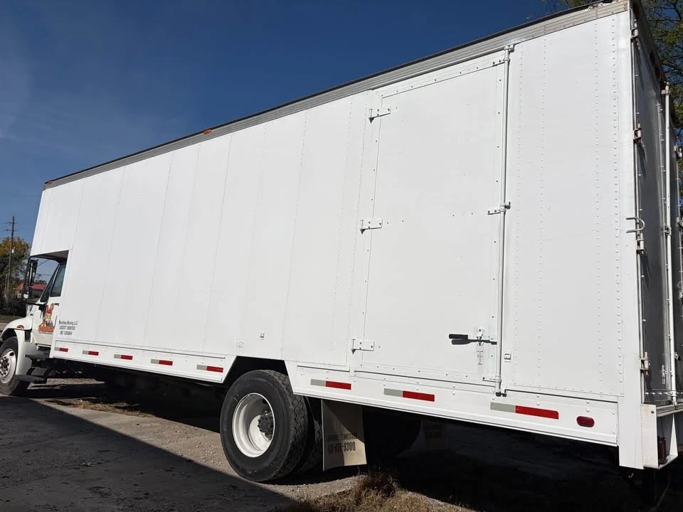 2009 International 4300 - Image 7 of 7