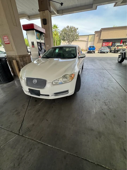 2009 Jaguar XE - Image 6 of 11