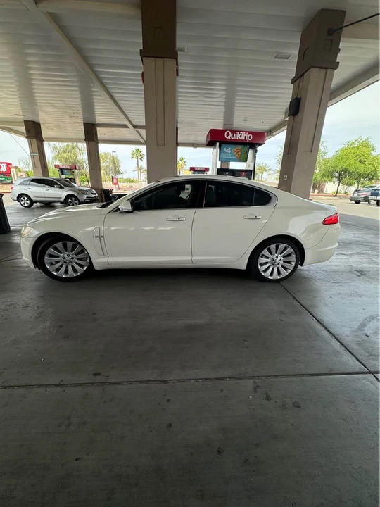 2009 Jaguar XE - Image 7 of 11