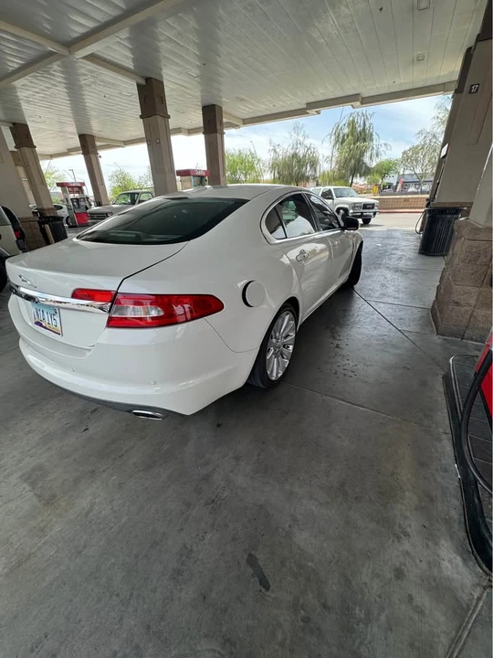 2009 Jaguar XE - Image 3 of 11