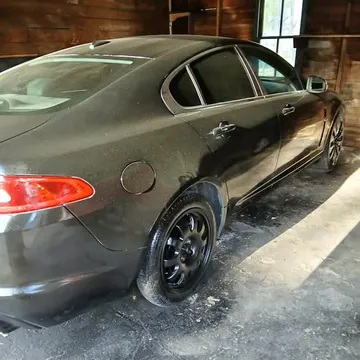 2009 Jaguar XF Luxury Sedan 4D