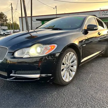 2009 Jaguar XF Luxury Sedan 4D