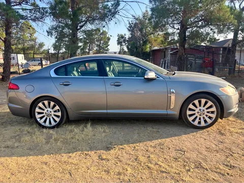 2009 Jaguar XF Luxury Sedan 4D
