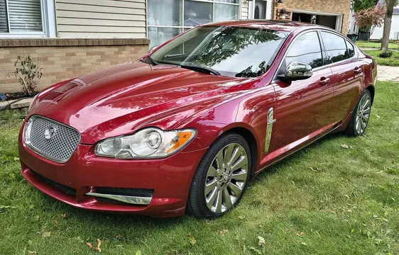 2009 Jaguar XF Luxury Sedan 4D