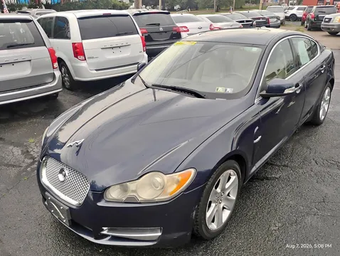 2009 Jaguar XF Luxury Sedan 4D