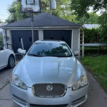 2009 Jaguar XF Premium Luxury Sedan 4D