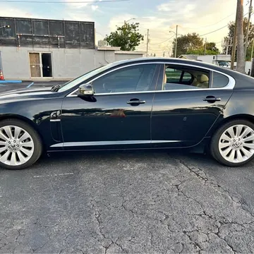 2009 Jaguar XF Premium Luxury Sedan 4D