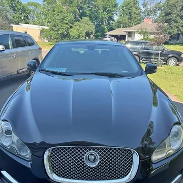 2009 Jaguar XF Premium Luxury Sedan 4D