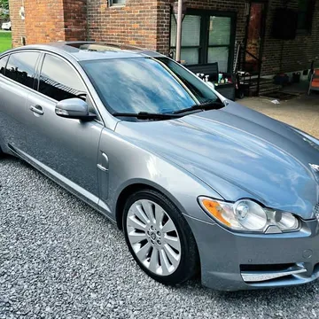 2009 Jaguar XF Premium Luxury Sedan 4D