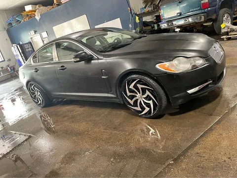 2009 Jaguar XF Premium Luxury Sedan 4D