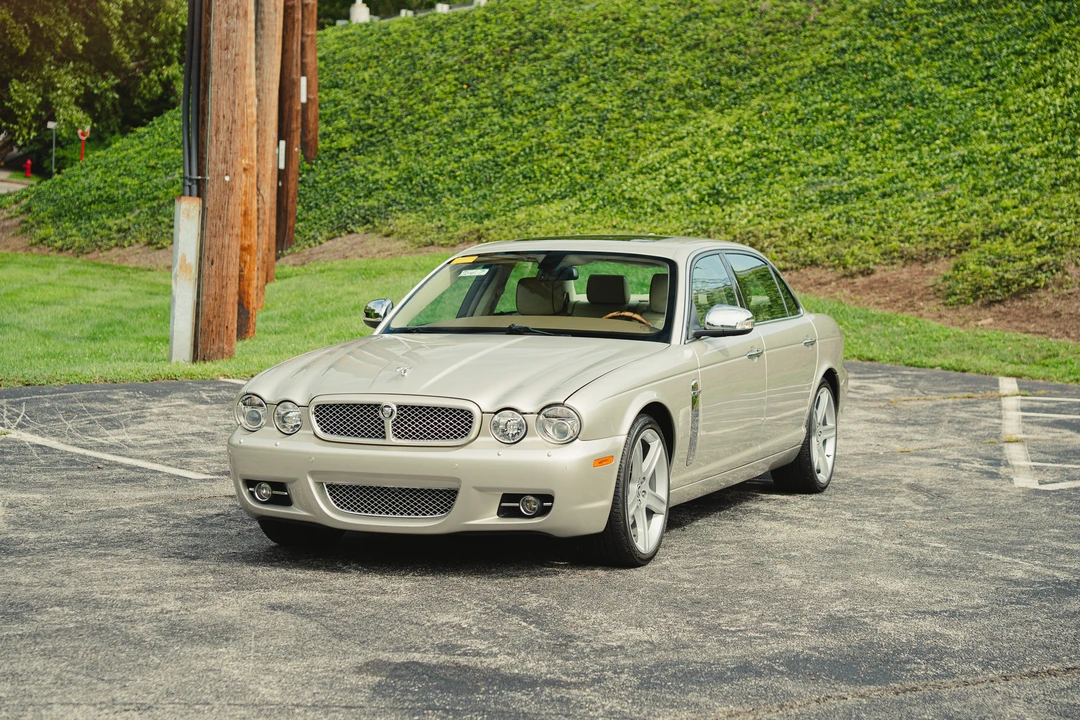2009 Jaguar X350/X356/X358 XJ - Image 2 of 31