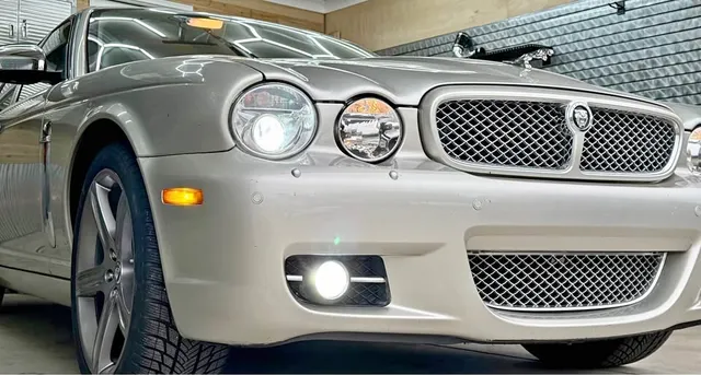 2009 Jaguar XJ Vanden Plas Sedan