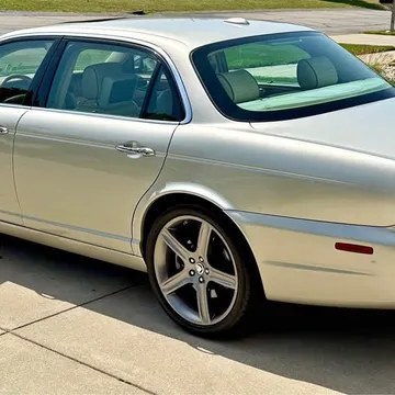2009 Jaguar XJ XJ Vanden Plas Sedan 4D