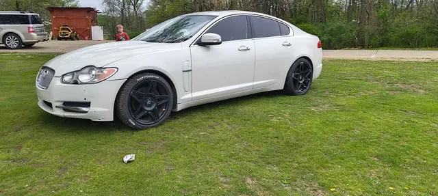 2009 Jaguar XF Luxury Sedan
