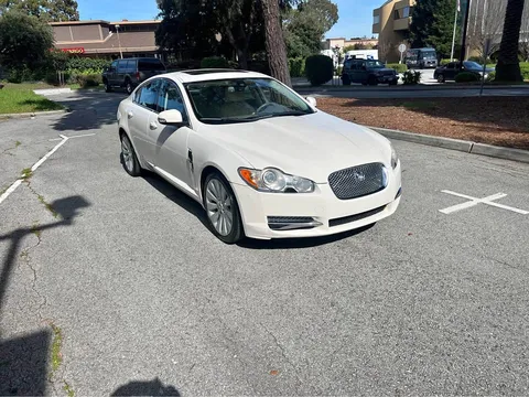 2009 Jaguar XF Premium Luxury Sedan