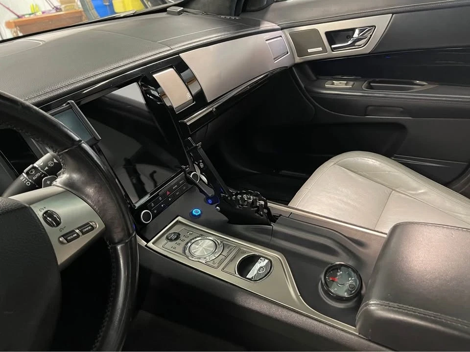 2009 Jaguar X250 XFR - Image 8 of 15