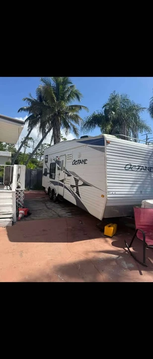 2009 Jayco - Image 2 of 5