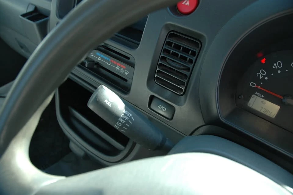 2009 Daihatsu Hijet - Image 15 of 17