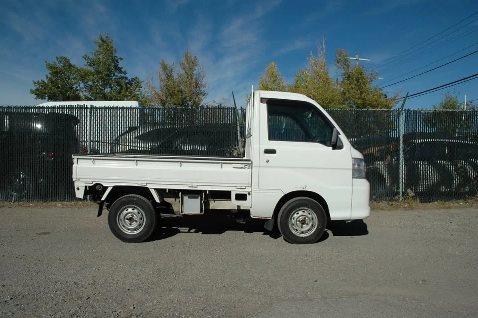 2009 Daihatsu Hijet - Image 6 of 17