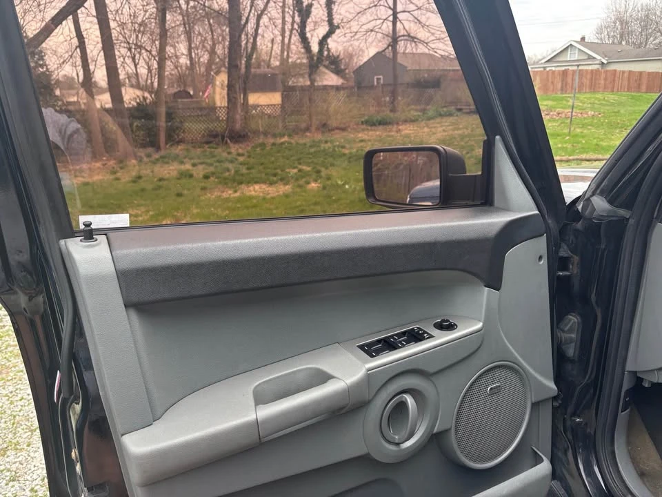 2009 Jeep Commander - Image 8 of 10