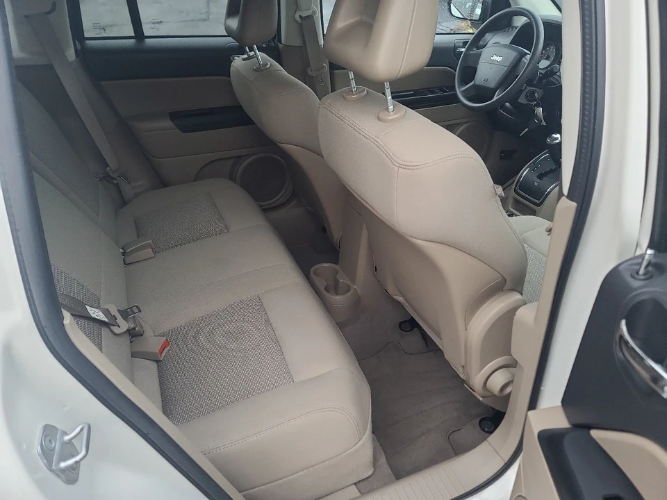 2009 Jeep Compass - Image 13 of 20