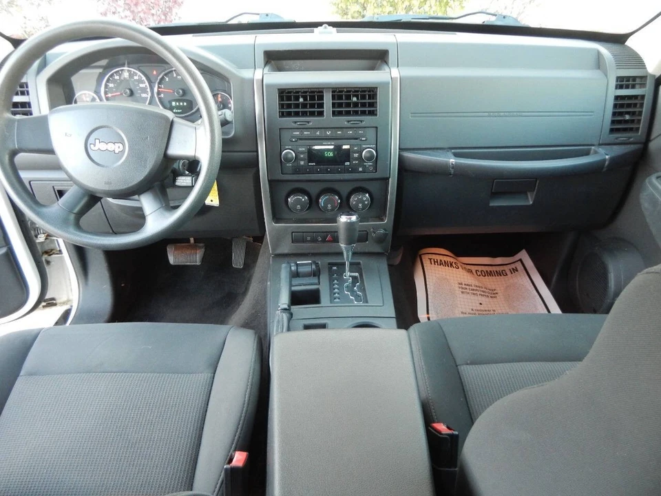 2009 Jeep KK Liberty - Image 2 of 12