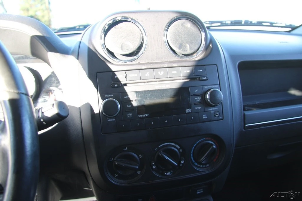 2009 Jeep Patriot - Image 16 of 21