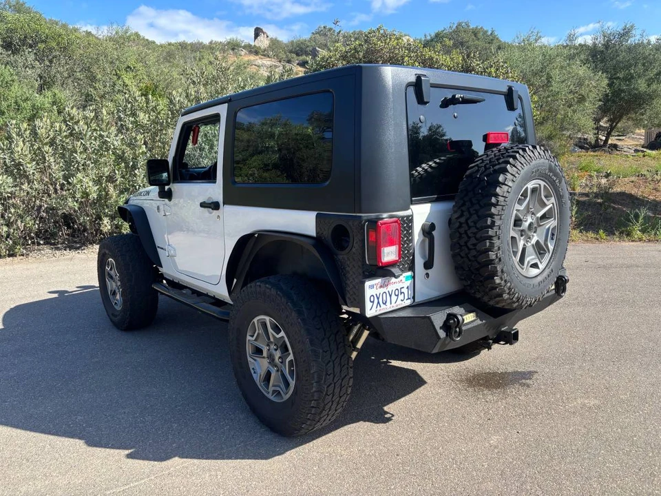 2009 Jeep Wrangler - Image 16 of 17