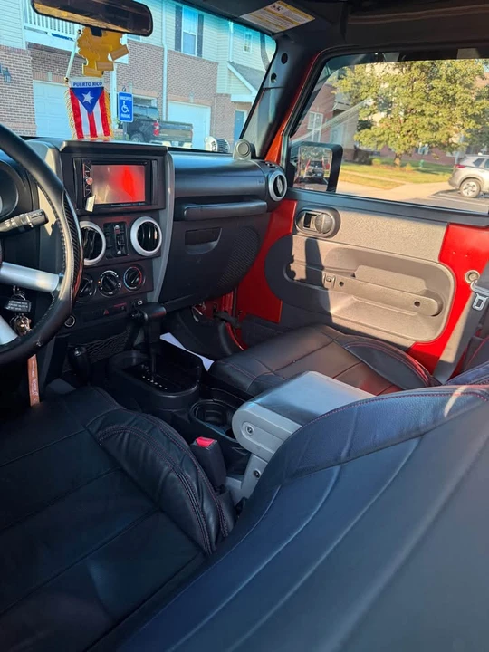2009 Jeep Wrangler - Image 15 of 19