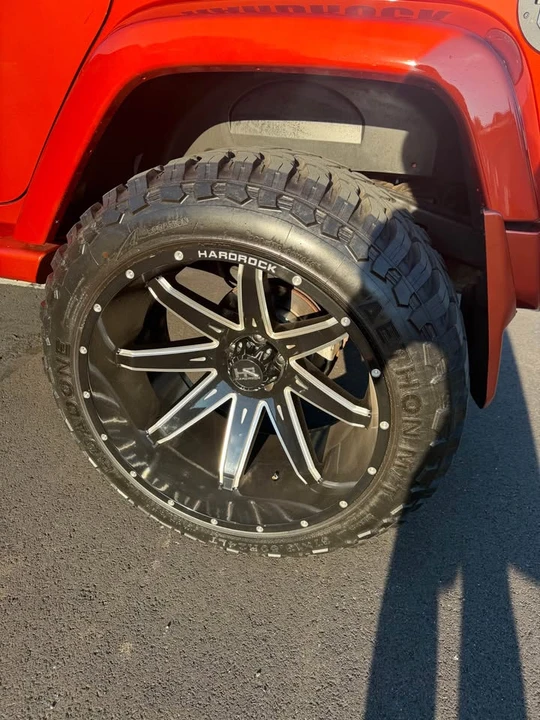 2009 Jeep Wrangler - Image 16 of 17