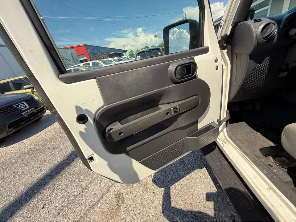 2009 Jeep JK Wrangler - Image 17 of 18