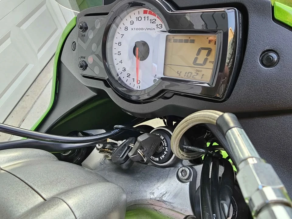 2009 Kawasaki Ninja - Image 3 of 8