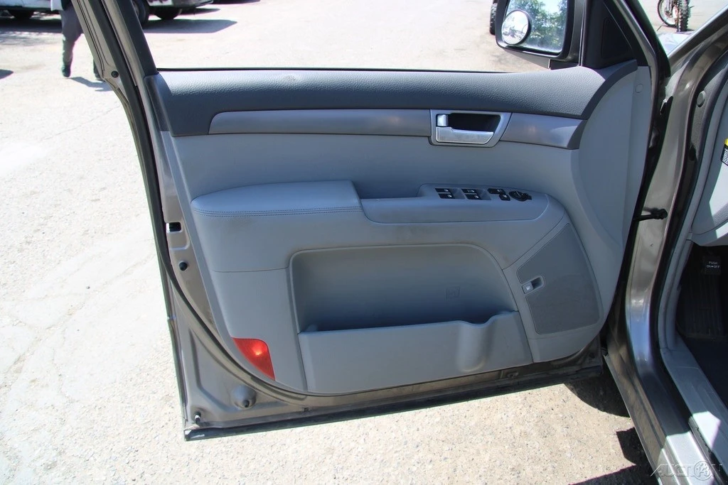 2009 Kia - Image 13 of 21