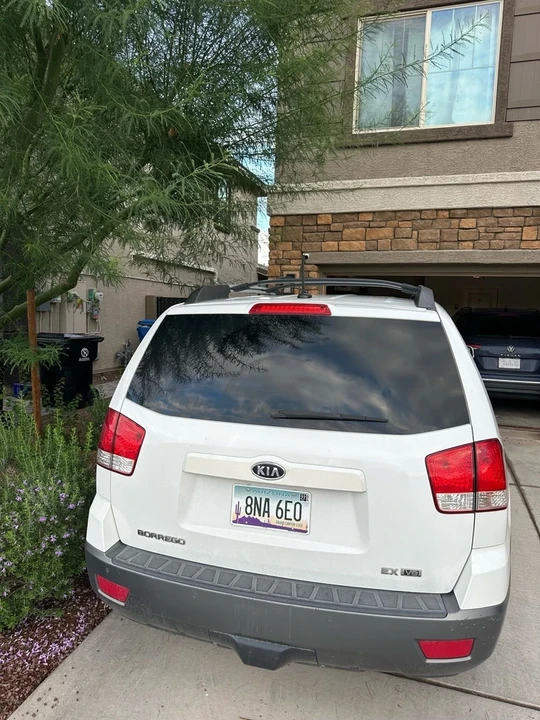2009 Kia - Image 3 of 4