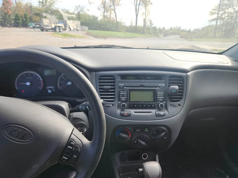 2009 Kia Rio - Image 7 of 10