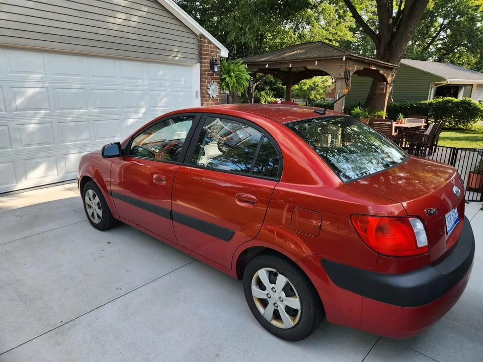 2009 Kia Rio - Image 2 of 4